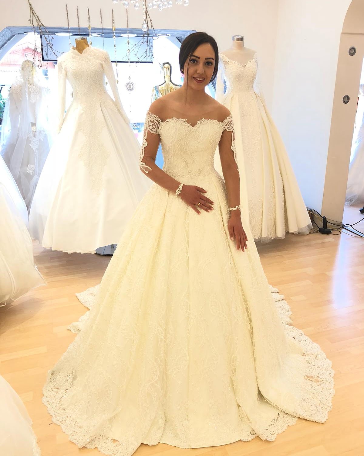 Altin Igne Gelinlik Moda Evi Gelinlik Ve Moda Evi Bursa Dugunal Com